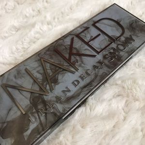 NEW Urban Decay Naked Smoky Palette